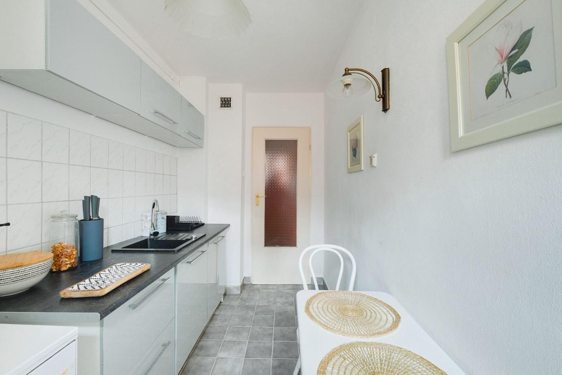 Spacious Apartment In Green Location วอร์ซอ ภายนอก รูปภาพ