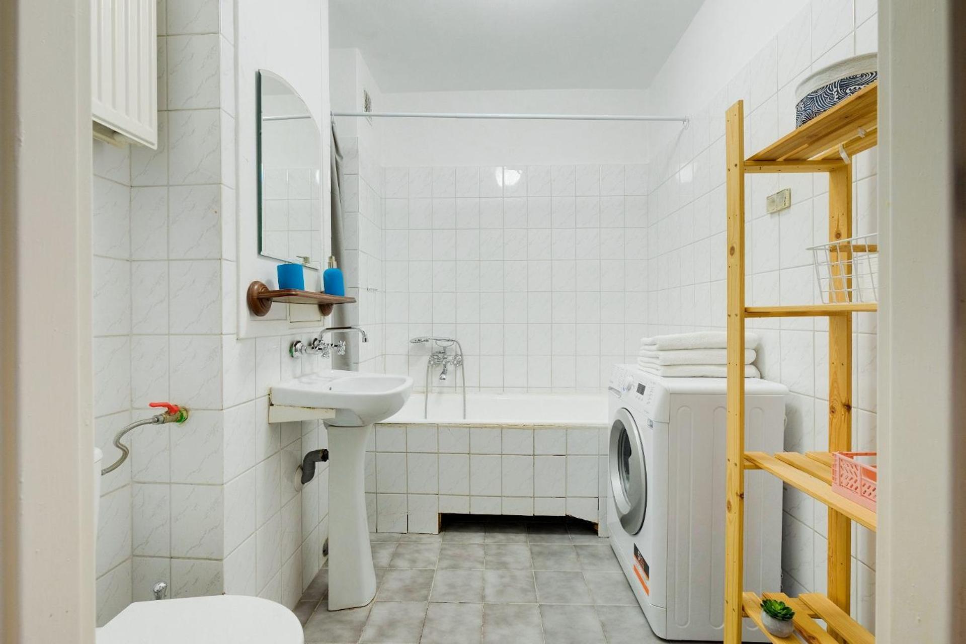Spacious Apartment In Green Location วอร์ซอ ภายนอก รูปภาพ