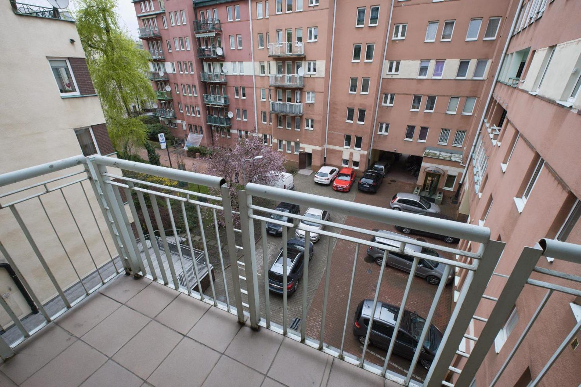 Spacious Apartment In Green Location วอร์ซอ ภายนอก รูปภาพ